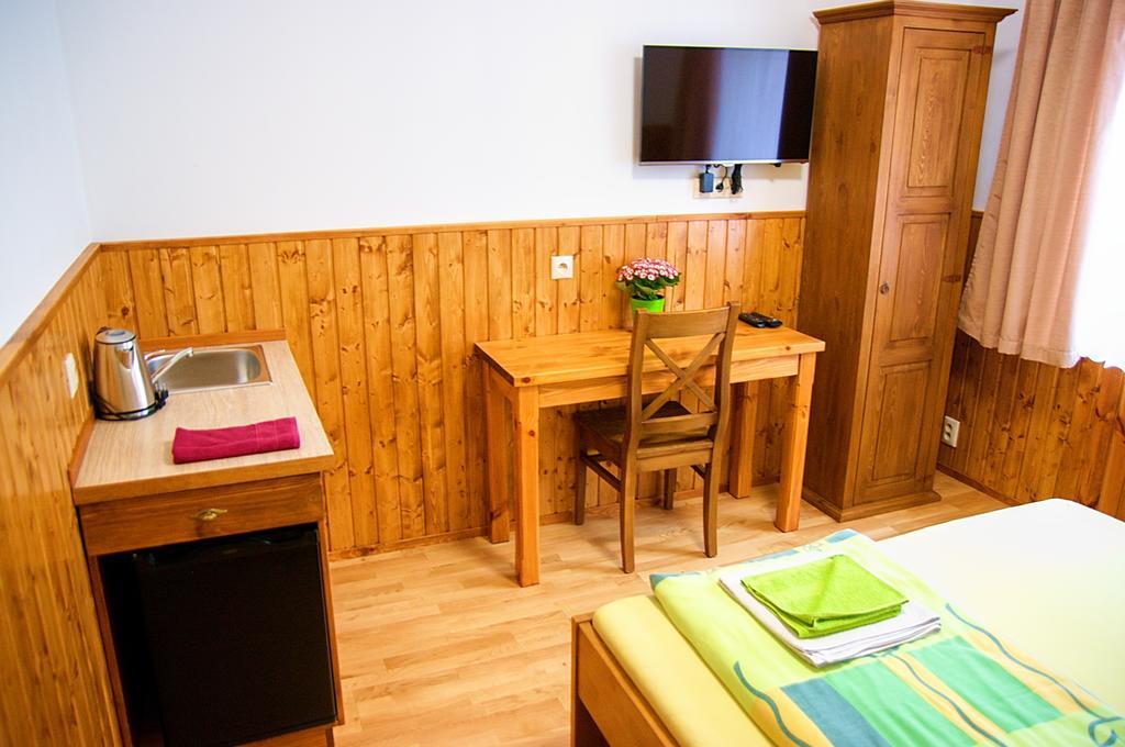 Vila Pod Bránou Poprad Exterior foto